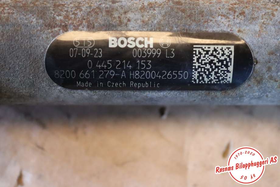 Dyseskinne (fuelrail) til Opel Vivaro A 2006-2014  (OPEL|8200661279A||0445214153)