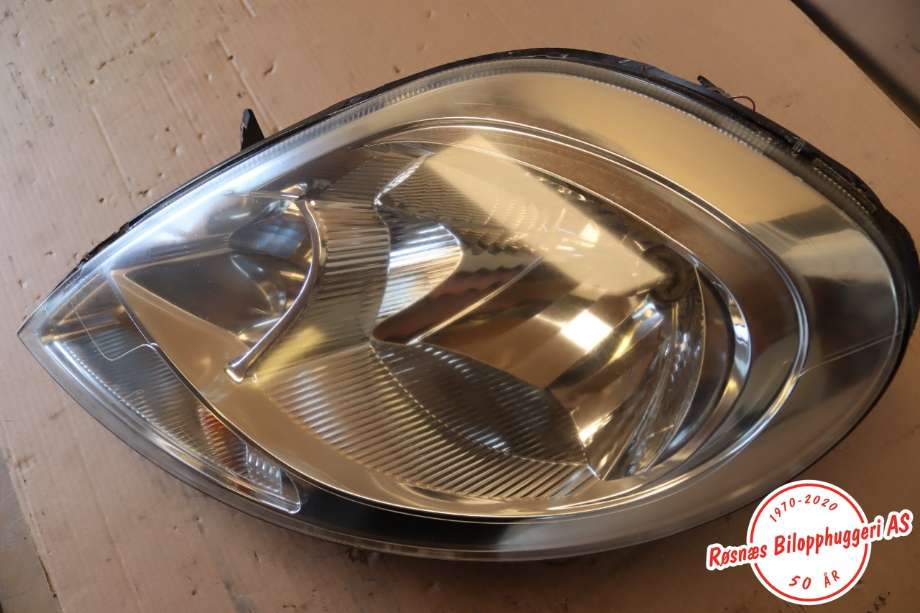 Frontlykt venstre halogen til Opel Vivaro A 2006-2014  (OPEL|89313970|8200701354|93859829)