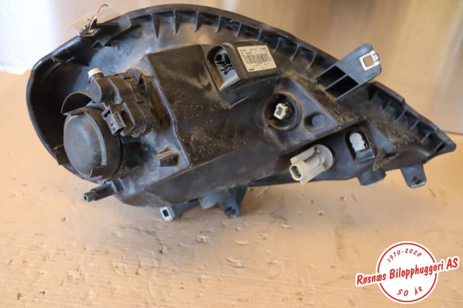 Frontlykt venstre halogen til Opel Vivaro A 2006-2014  (OPEL|89313970|8200701354|93859829)