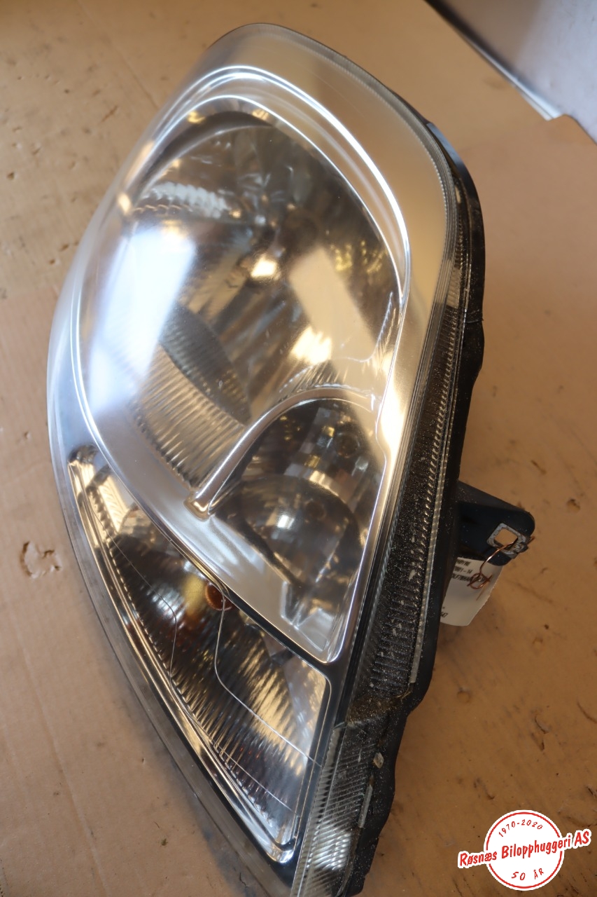 Frontlykt høyre halogen til Opel Vivaro A 2006-2014 (OPEL|89313980|8200701356|93859830)