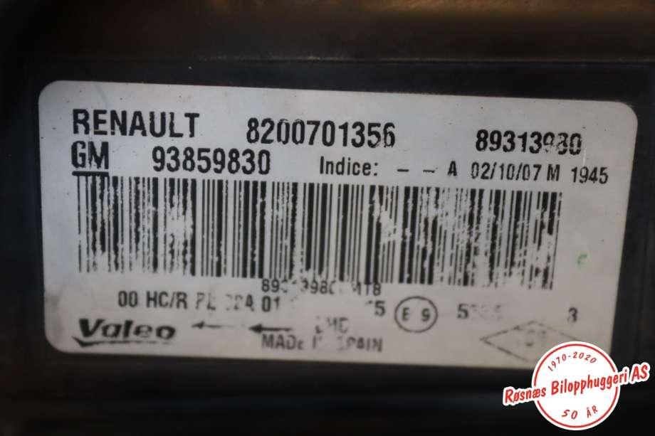 Frontlykt høyre halogen til Opel Vivaro A 2006-2014 (OPEL|89313980|8200701356|93859830)