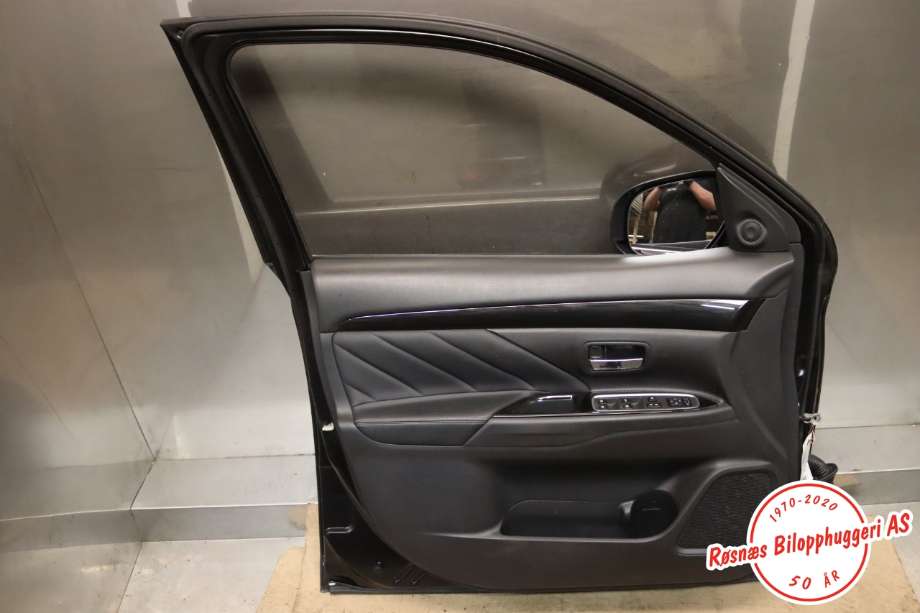 Dør venstre foran til Mitsubishi Outlander 2015-->> (Type III, Fase 2)  (MITSUBISHI||5700B859)