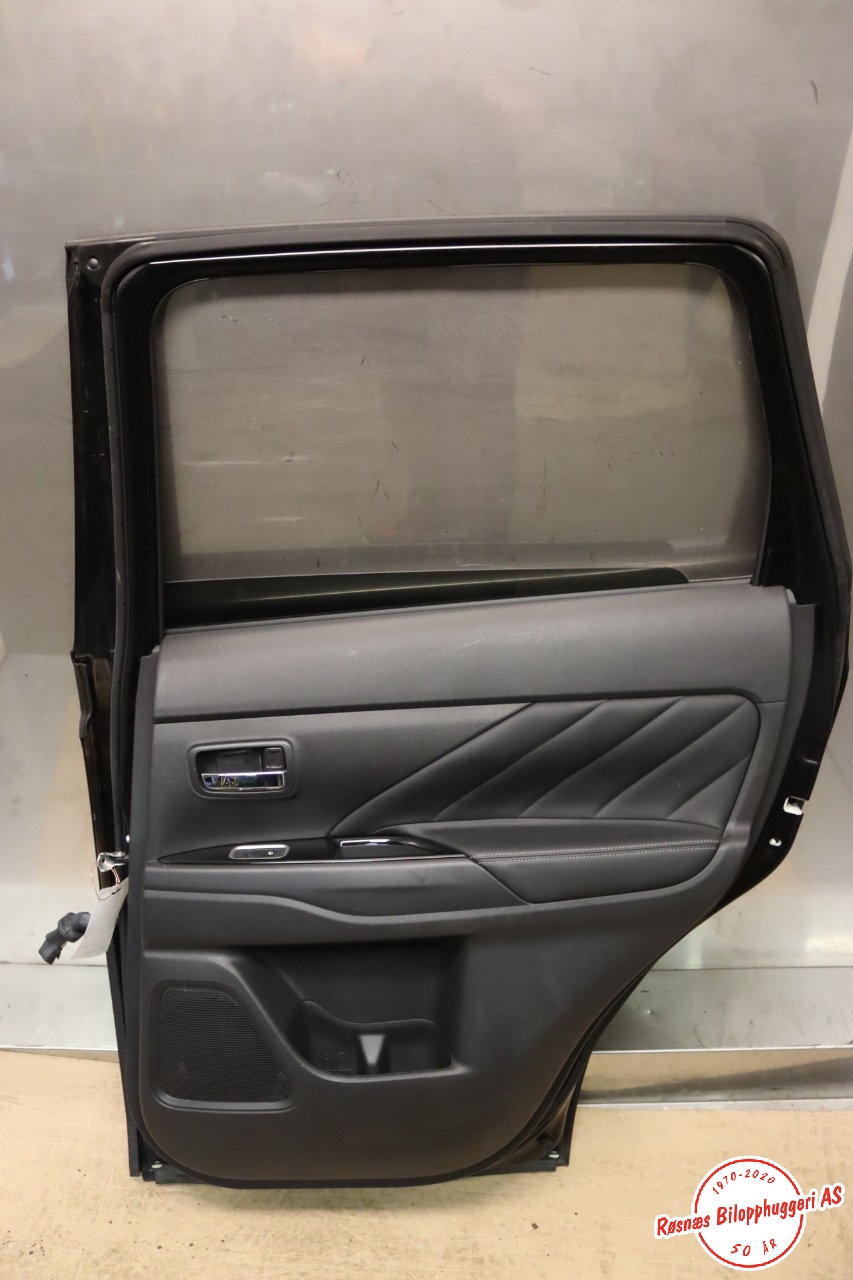 Dør høyre bak til Mitsubishi Outlander 2015-->> (Type III, Fase 2)  (MITSUBISHI|5730B558|)