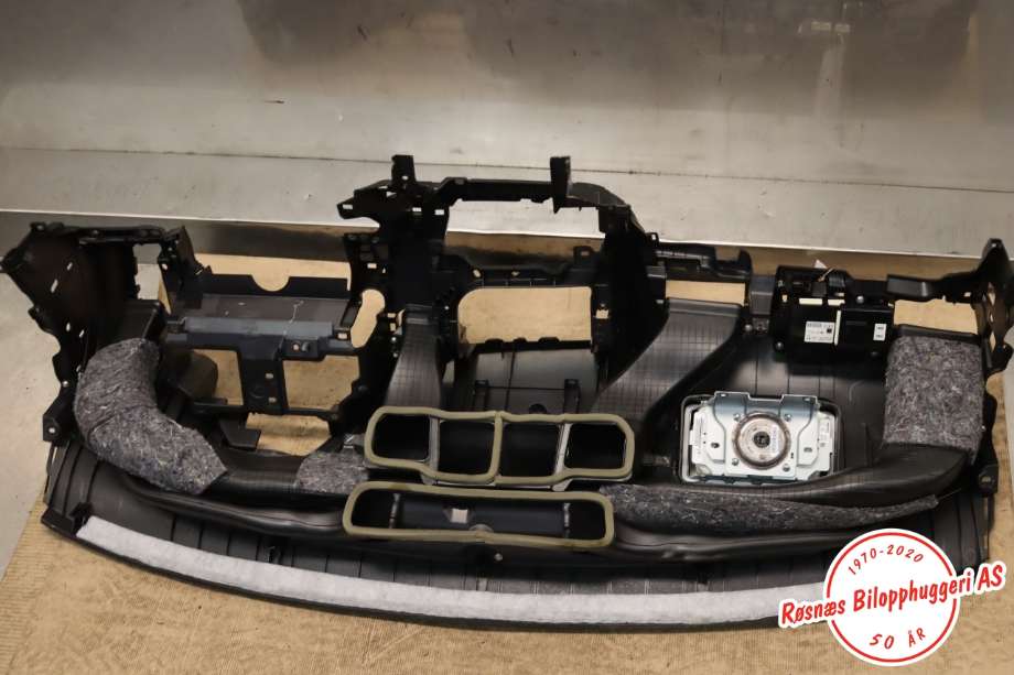 Dashbord til Mitsubishi Outlander 2015-->> (Type III, Fase 2) (MITSUBISHI|8000B003XA|)