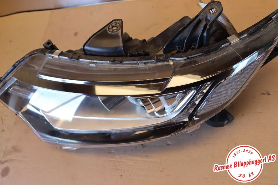 Frontlykt venstre halogen til Mitsubishi Outlander 2015-->> (Type III, Fase 2) (MITSUBISHI|8301C853|)