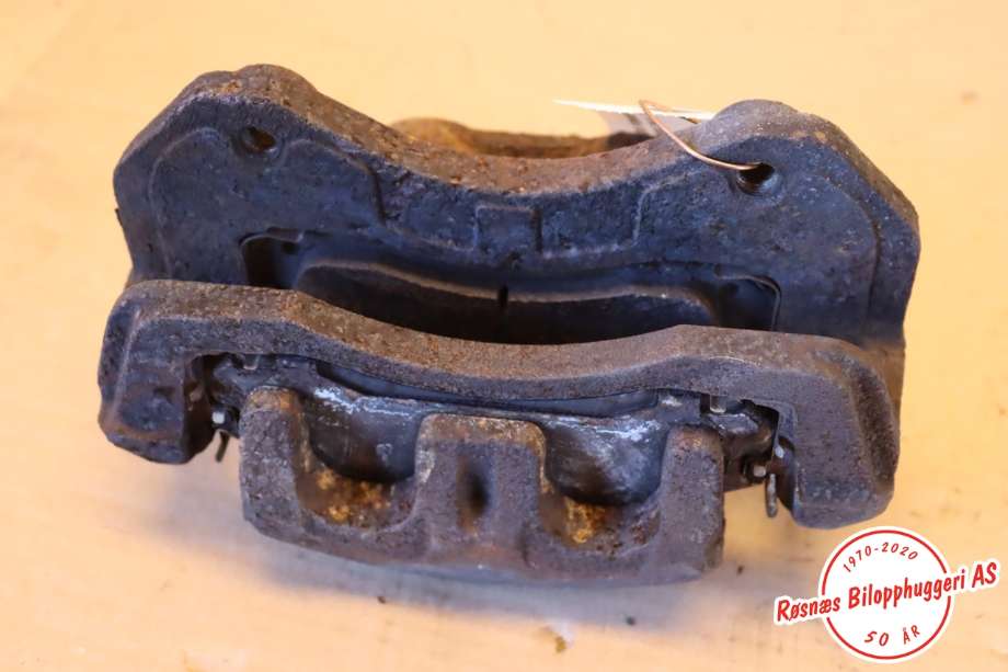 Bremsecaliper høyre foran til Mitsubishi Outlander 2015-->> (Type III, Fase 2) (MITSUBISHI|MR370776|)