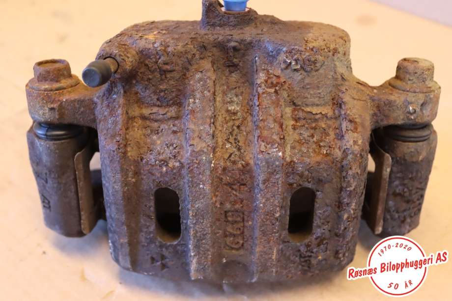 Bremsecaliper høyre foran til Mitsubishi Outlander 2015-->> (Type III, Fase 2) (MITSUBISHI|MR370776|)