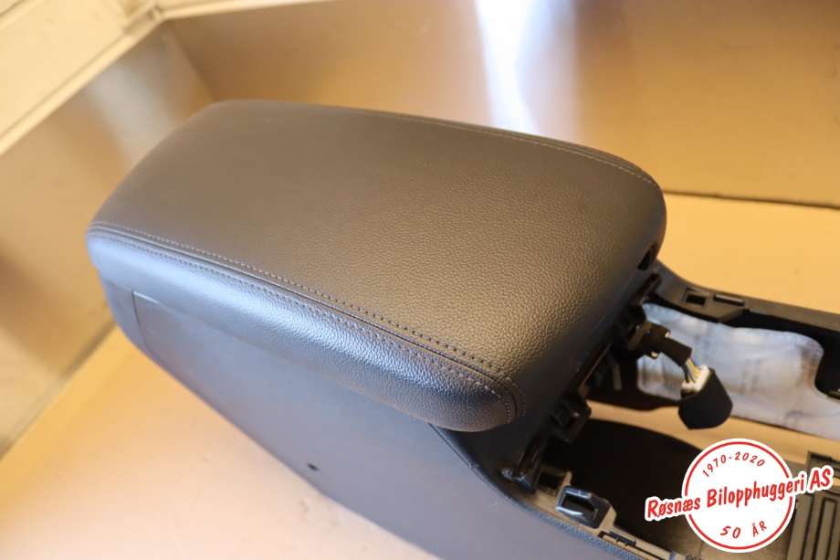 Diverse deler til Kia Optima 2017-2020  (KIA|84610D4000WK|)