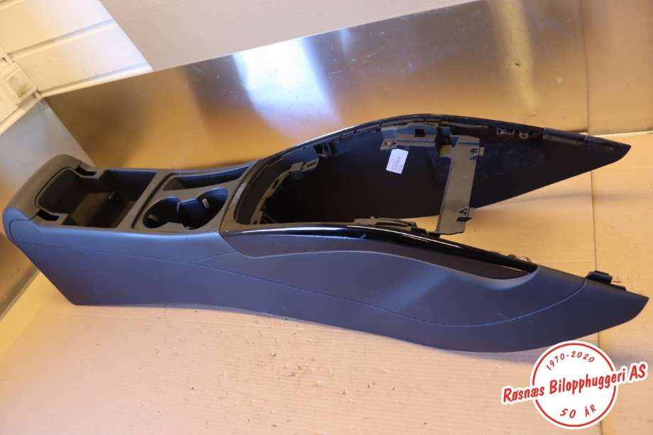 Diverse deler til Audi A4, Allroad 2009-2016 (Type I) (B8) (B8) (AUDI|8K0 863 244|)