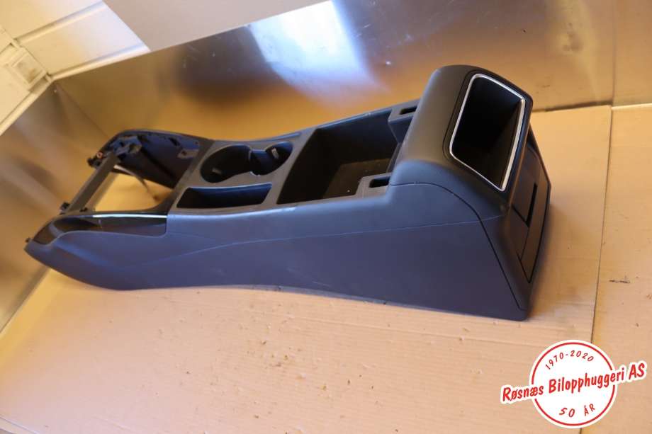 Diverse deler til Audi A4, Allroad 2009-2016 (Type I) (B8) (B8) (AUDI|8K0 863 244|)