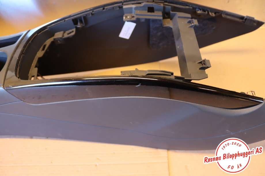Diverse deler til Audi A4, Allroad 2009-2016 (Type I) (B8) (B8) (AUDI|8K0 863 244|)