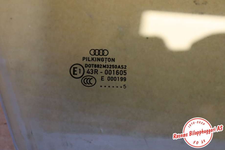 Siderute høyre foran til Audi A4, Allroad 2009-2016 (Type I) (B8) (B8) (AUDI|8K0 845 202 D|)