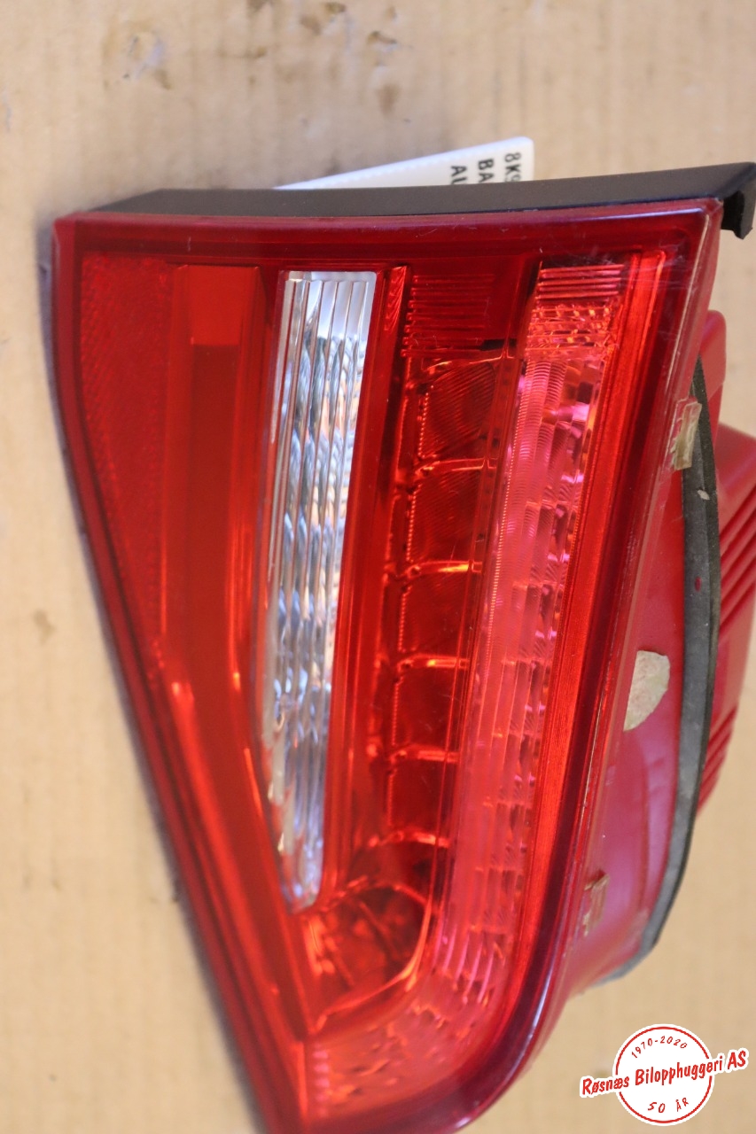 Baklykt venstre indre til Audi A4, Allroad 2009-2016 (Type I) (B8) (B8) (AUDI|8K9 945 093 E|)