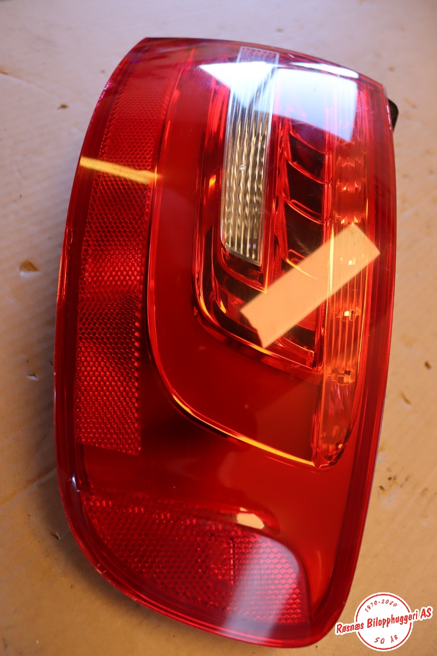 Baklykt høyre til Audi A4, Allroad 2009-2016 (Type I) (B8) (B8) (AUDI|8K9 945 096 B|)