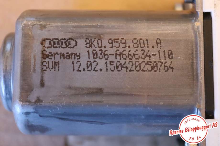 Ruteheis venstre foran til Audi A4, Allroad 2009-2016 (Type I) (B8) (B8) (AUDI|8K0 959 801 A|)