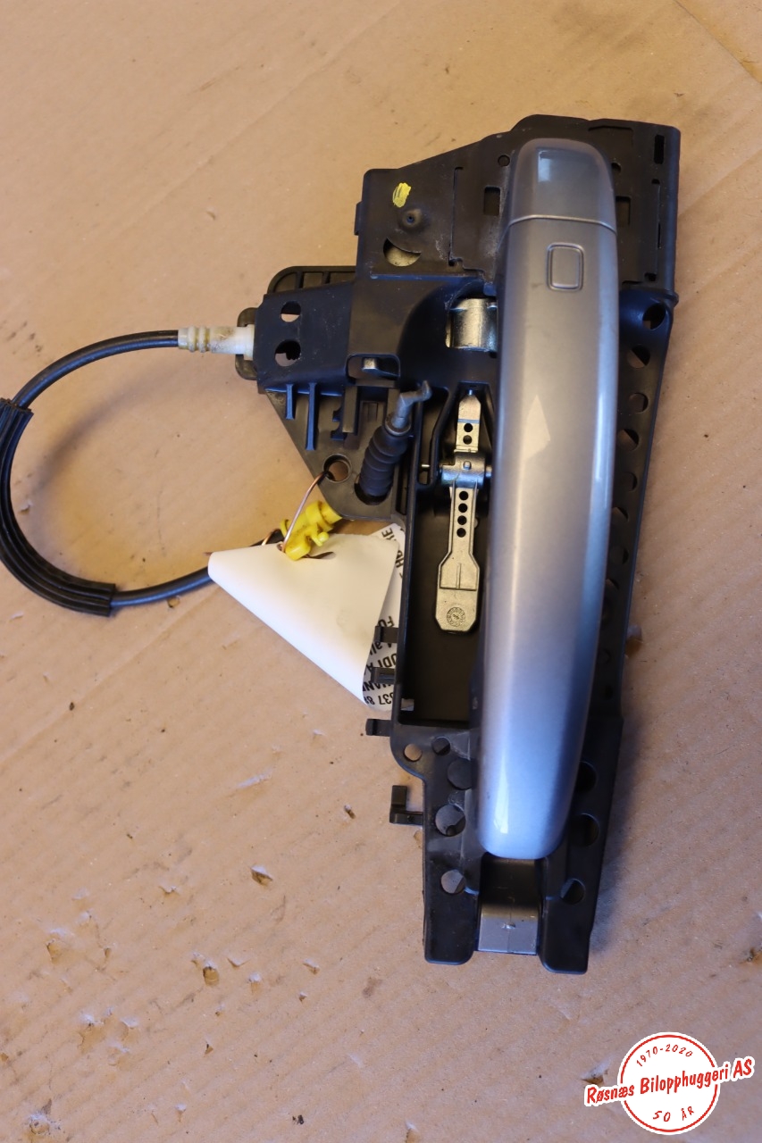 Dørhåndtak utv høyre foran til Audi A4, Allroad 2009-2016 (Type I) (B8) (B8) (AUDI|8T0 837 886 B|)