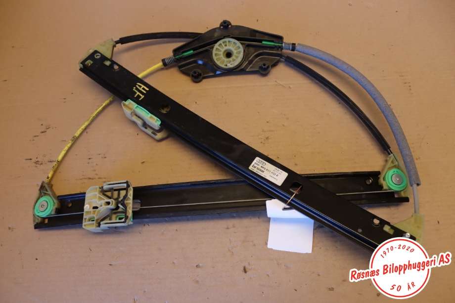 Ruteheis til Audi A4, Allroad 2009-2016 (Type I) (B8) (B8) (AUDI|8K0 837 462 E|)