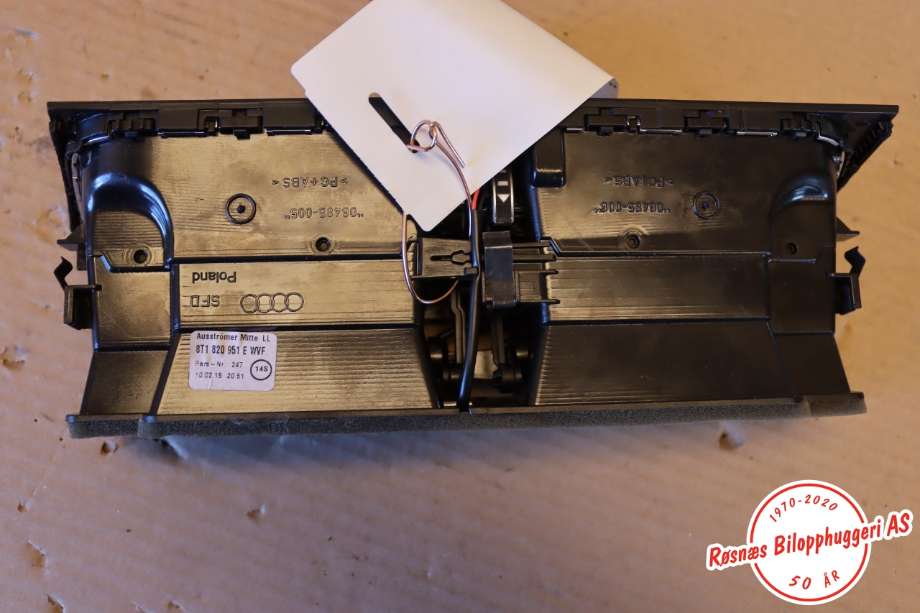 Dashbord friskluftdyse til Audi A4, Allroad 2009-2016 (Type I) (B8) (B8) (AUDI|8T1820951E|)