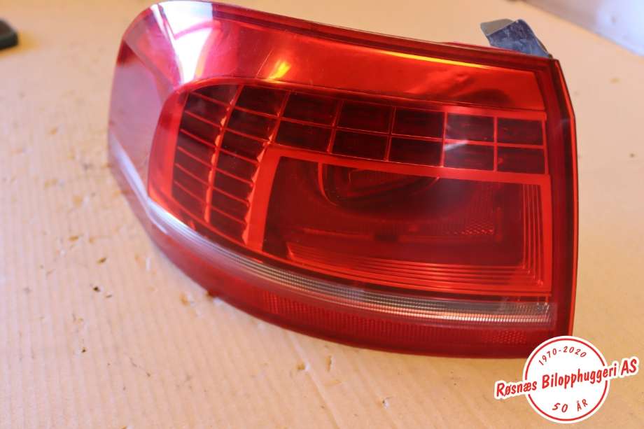 Baklykt venstre til VW Passat 2011-2015 (B7) (B7) (VOLKSWAGEN|3AF 945 207 B|)
