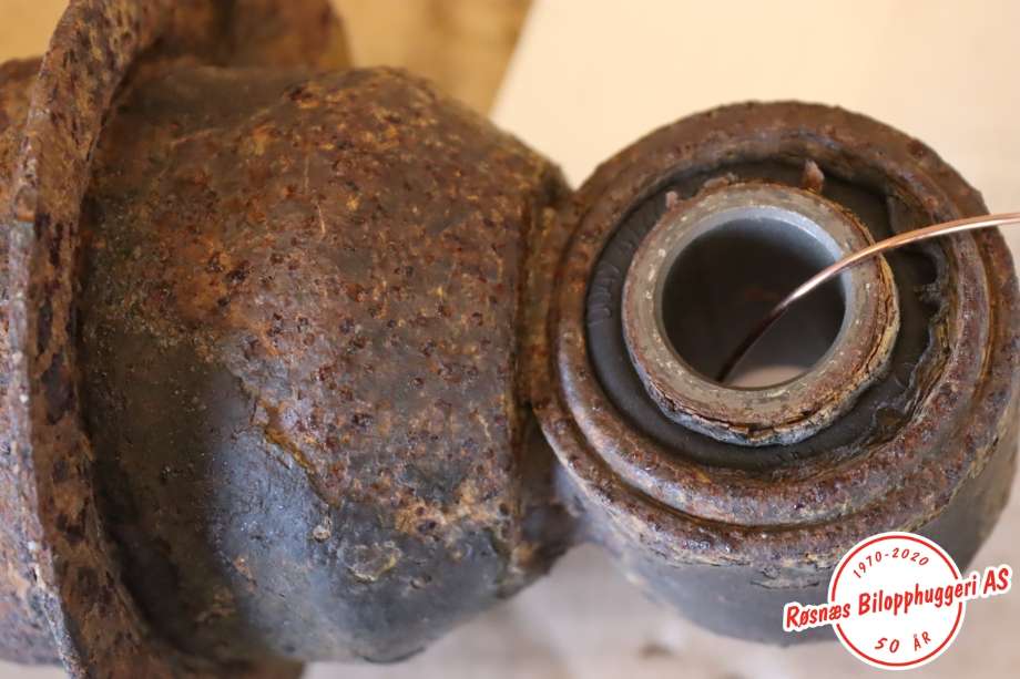 Støtdemper bak til Volvo XC70 2001-2004 (Type I, Fase 1) (VOLVO|30683625|)