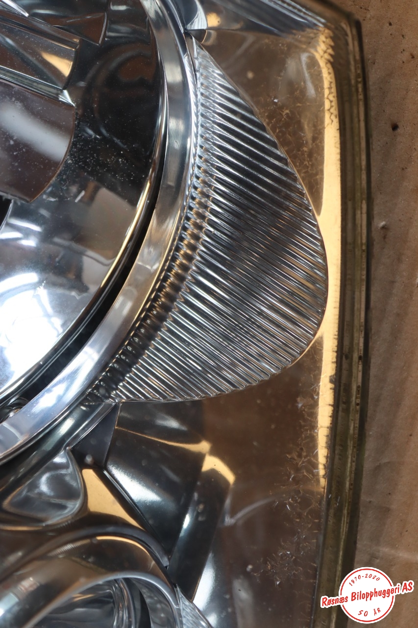 Frontlykt venstre halogen til Toyota Avensis 2000-2003 (Type I, Fase 2)  (TOYOTA|8117005100|)