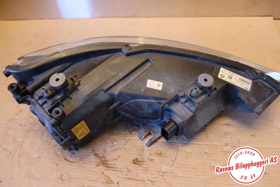 Frontlykt venstre halogen til Audi A1 2010-2014 (Type I, Fase 1)  (AUDI|8X0 941 043|)