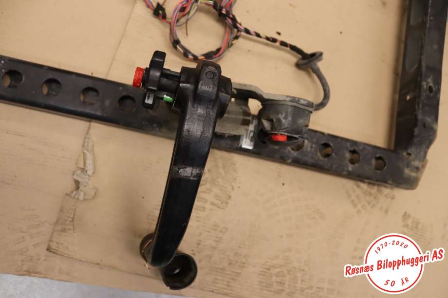 Hengerfeste til Audi A4, Allroad 2009-2016 (Type I) (B8) (B8) (AUDI|8T0 800 491 H||8T0 800 491 F)