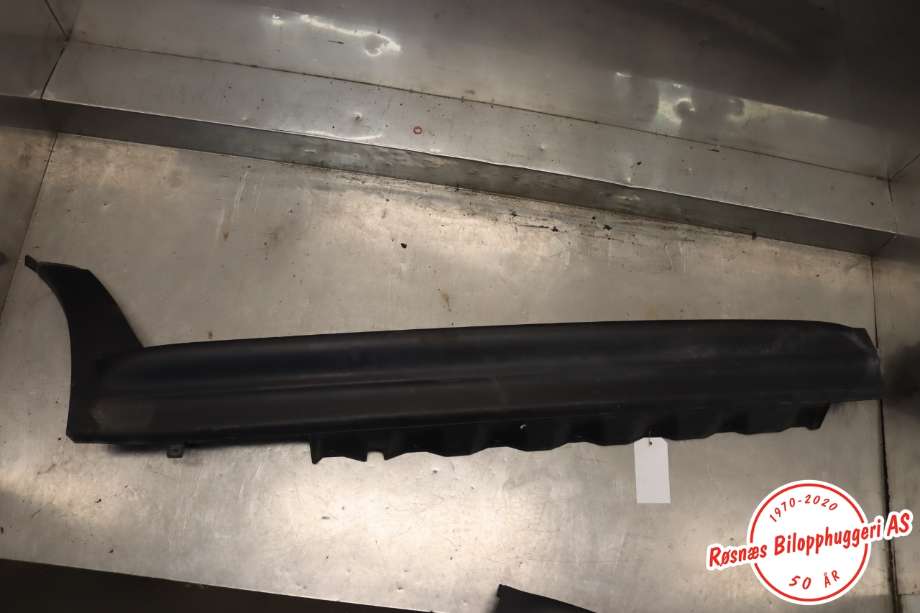 Kanalskjørt høyre til BMW X3 2007-2010 (Fase 2) (E83) (E83) (BMW|51713401810|)
