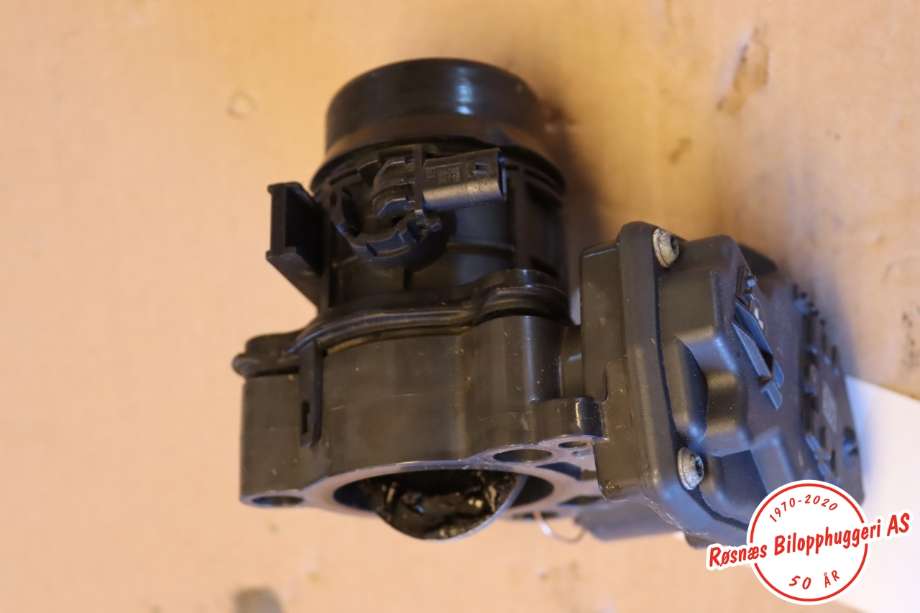 Spjeldhus til BMW X3 2010-2017 (F25) (F25) (BMW|13 54 8 512 452|)