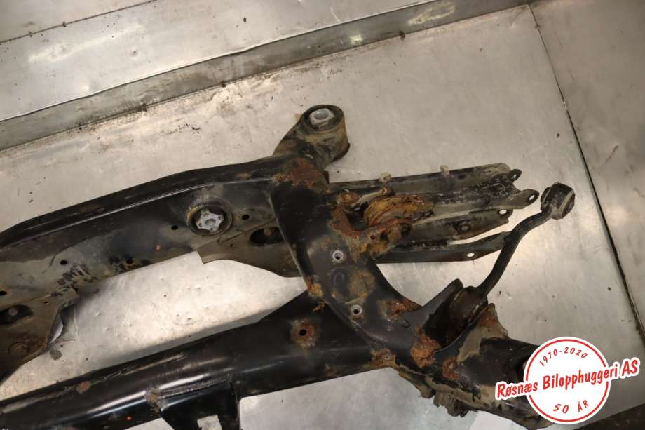 Travers bak til BMW X3 2010-2017 (F25) (F25) (BMW|33 31 6 857 983|)