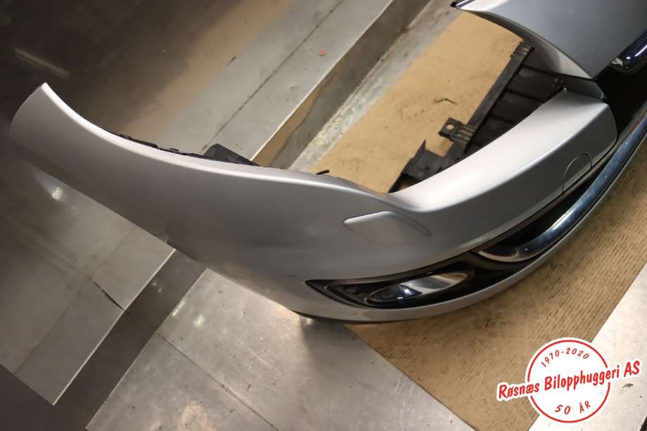 Støtfanger foran til Renault Megane 2009-2016 Type III  (RENAULT|)