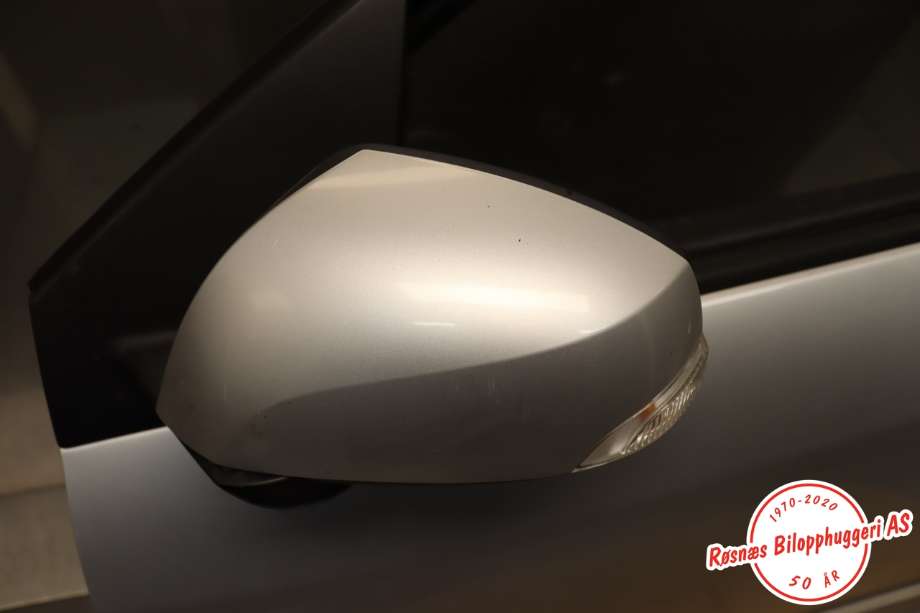 Dør venstre foran til Renault Megane 2009-2016 Type III  (RENAULT|801015772R|)