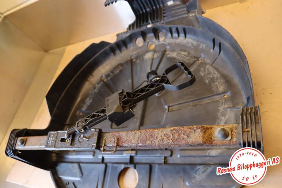 Reservehjulsoppheng til BMW X3 2007-2010 (Fase 2) (E83) (E83) (BMW|51713428665|)