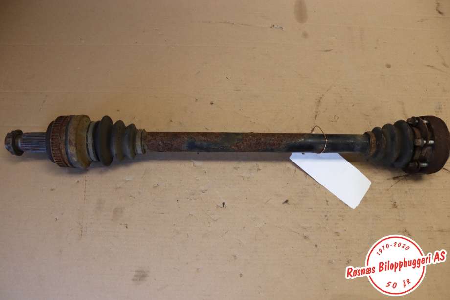 Drivaksel høyre bak til BMW X3 2007-2010 (Fase 2) (E83) (E83) (BMW|33 20 7 524 042|)