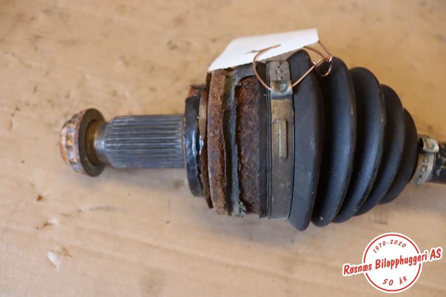 Drivaksel venstre foran til BMW X3 2007-2010 (Fase 2) (E83) (E83) (BMW|3450563||31 60 3 450 565)