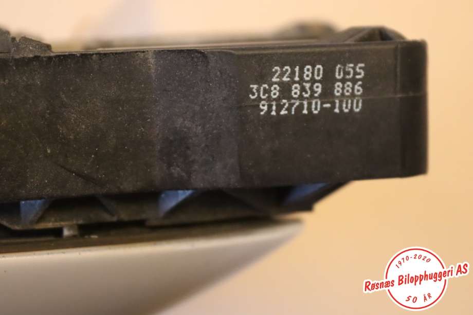 Dørhåndtak utv høyre til VW CC 2008-2012 (PASSAT CC) (PASSAT CC) (VOLKSWAGEN|3C0 837 206|)