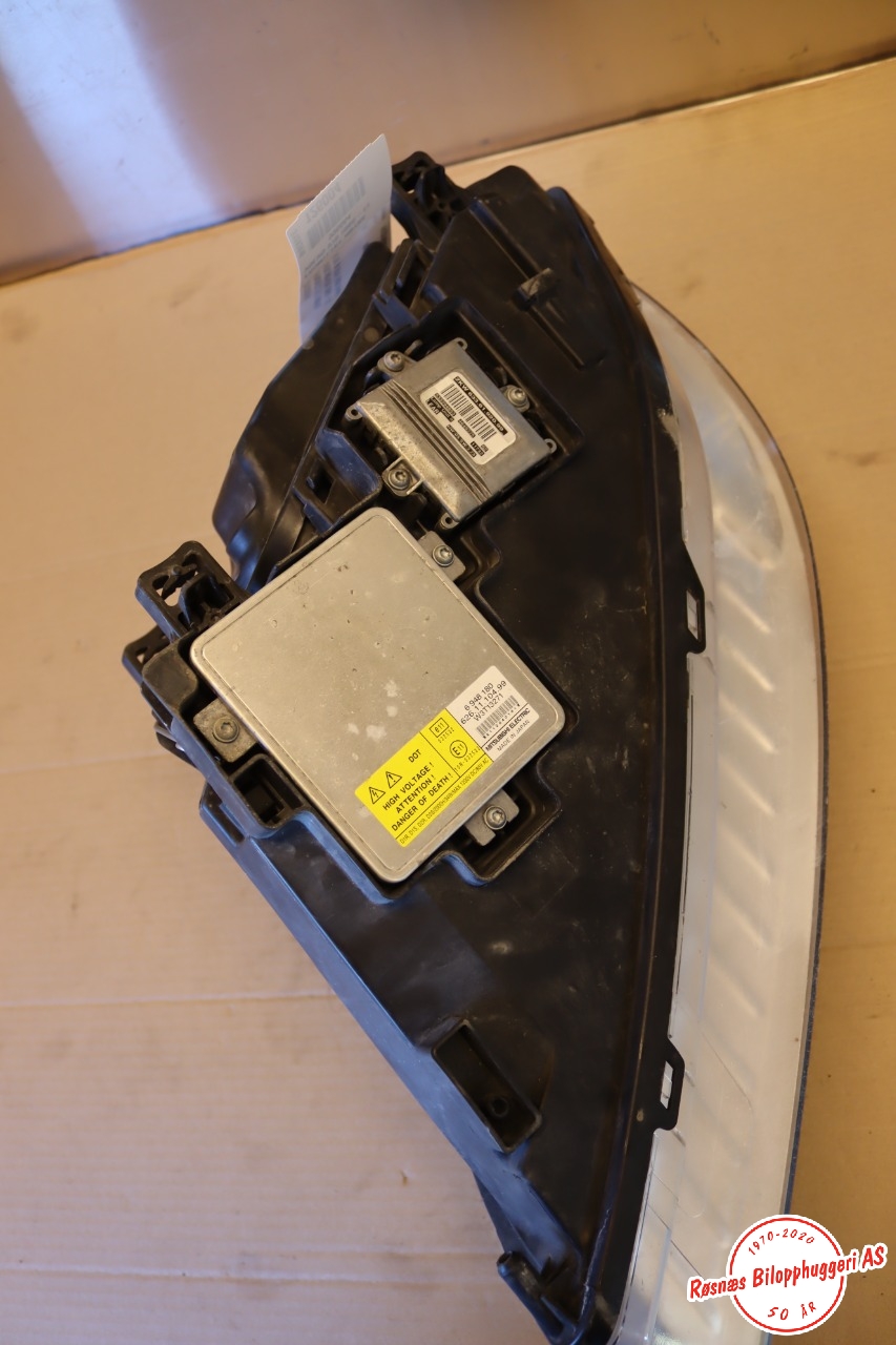 Frontlykt høyre halogen til Volvo V70 2007-2013 (Type III, Fase 1)  (VOLVO|31283916||31353539)