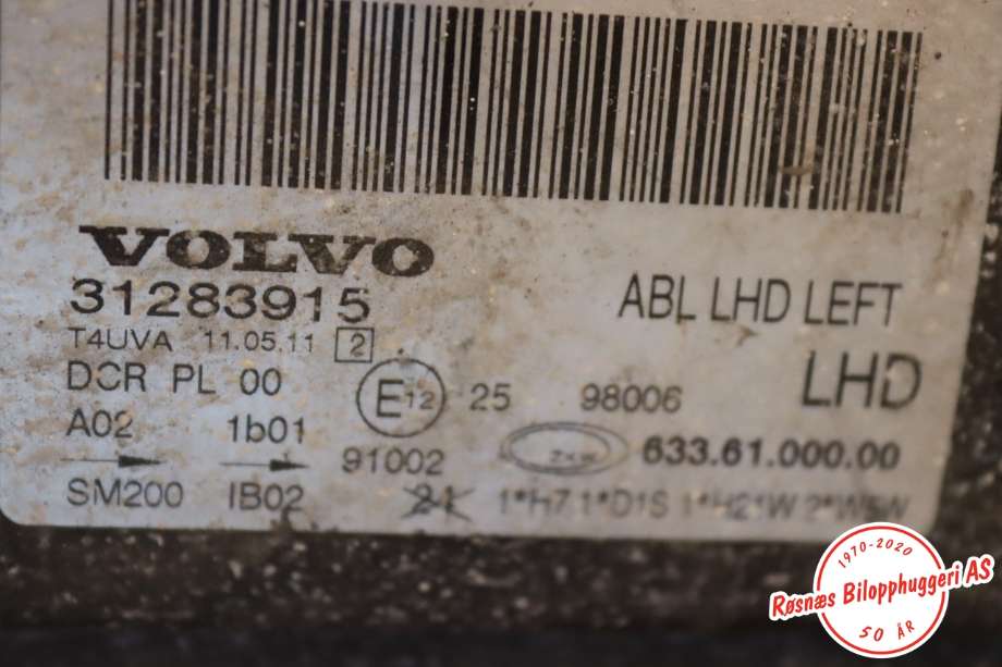 Frontlykt venstre halogen til Volvo V70 2007-2013 (Type III, Fase 1) (VOLVO|31283915|)