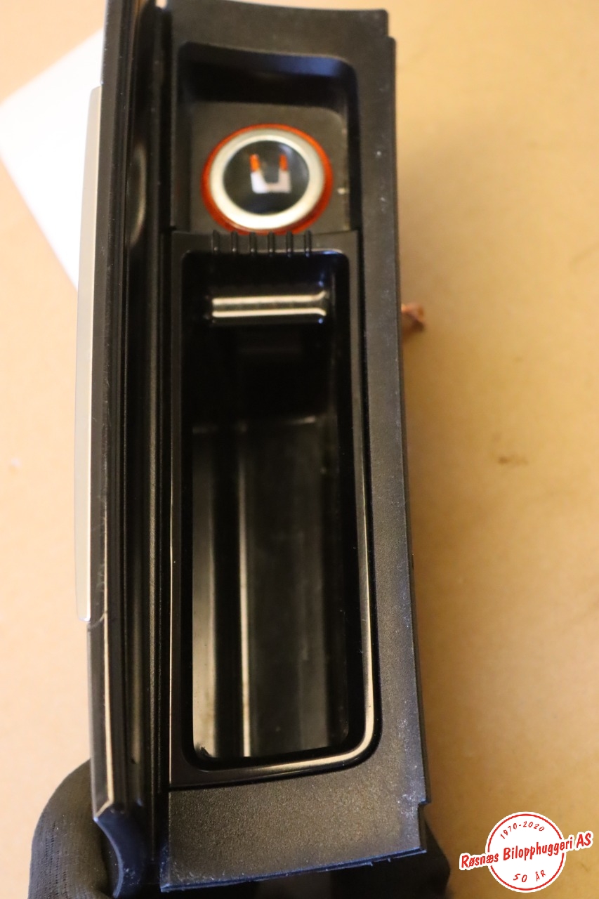 Dashbord askebeger til VW Passat 2011-2015 (B7) (B7) (VOLKSWAGEN|3C0863284K|)