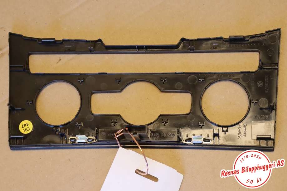 Diverse deler til VW Passat 2011-2015 (B7) (B7) (VOLKSWAGEN|3C8863100B|)