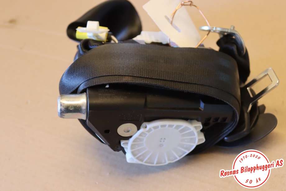 Sikkerhetsbelte foran høyre til VW Passat 2011-2015 (B7) (B7) (VOLKSWAGEN|3C1 857 706 S|)