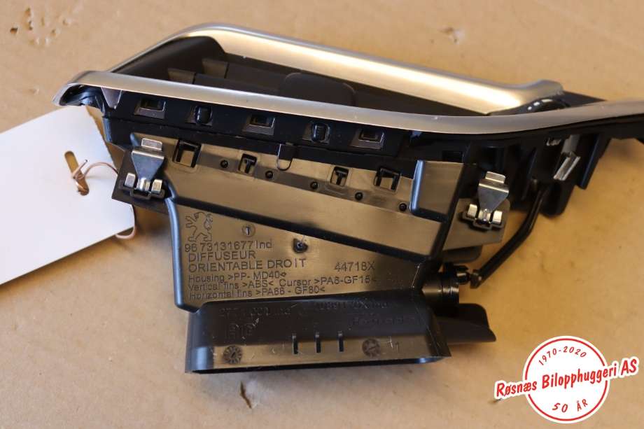 Dashbord friskluftdyse til Peugeot 2008 2013-2019 (Type I)  (PEUGEOT|96 731 316 VV|)