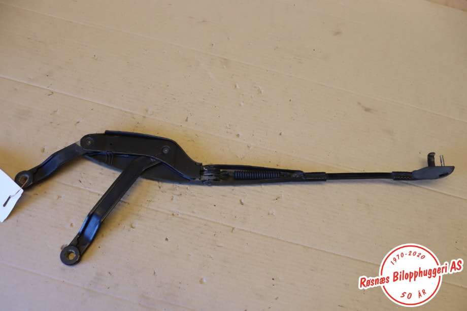 Viskerarmer frontrute til Mercedes S-Klasse 2005-2013 (W221) (W221) (MERCEDES|A 221 820 02 44|)