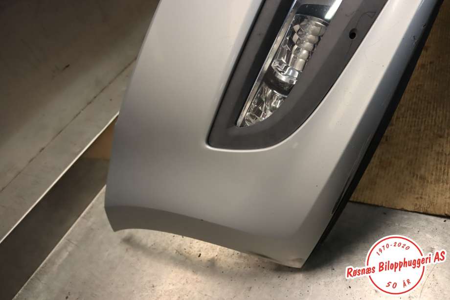 Støtfanger foran til VW Polo 2009-2014 (Type V, Fase 1)  (VOLKSWAGEN|6R0 807 221 R|)