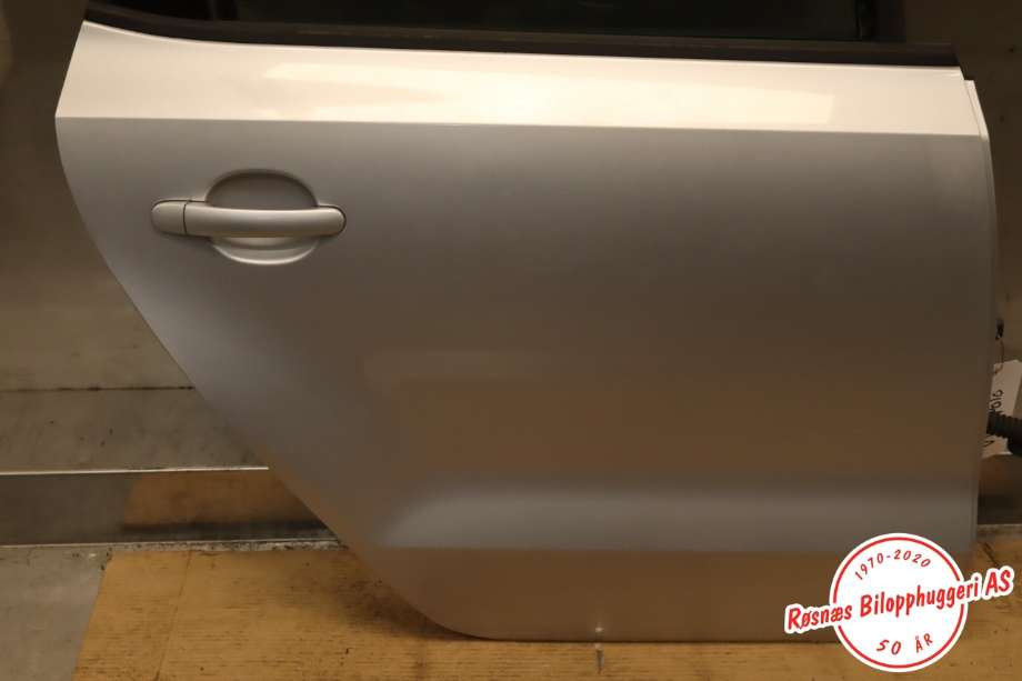Dør høyre bak til VW Polo 2009-2014 (Type V, Fase 1)  (VOLKSWAGEN|6R4 833 056 J|)