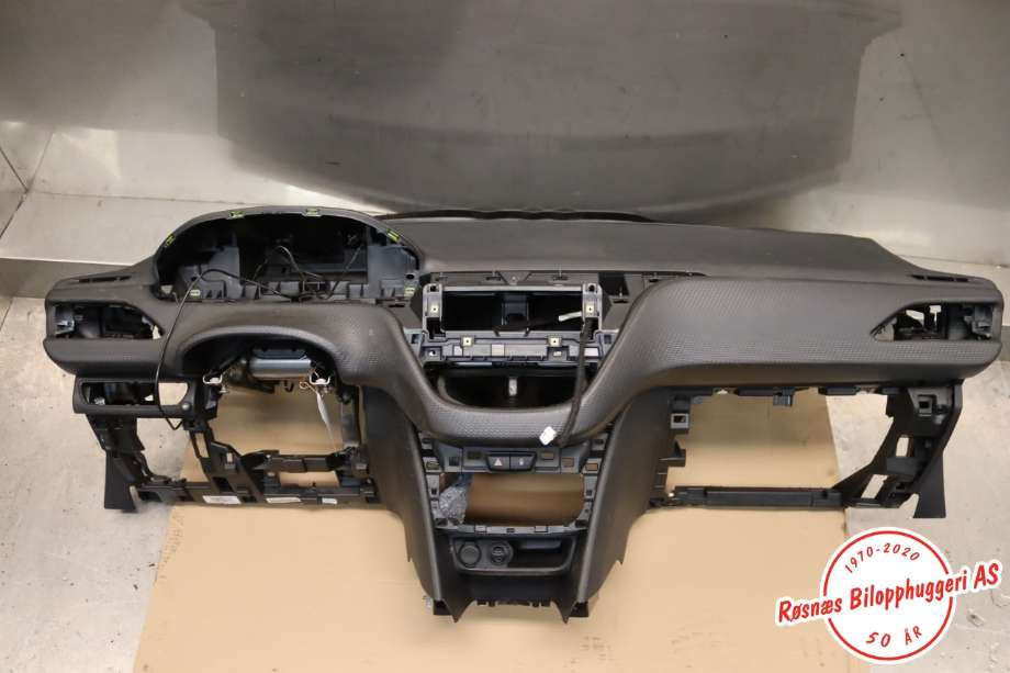 Dashbord til Peugeot 2008 2013-2019 (Type I) (PEUGEOT|16 100 355 ZD|)