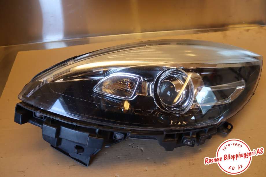 Frontlykt venstre halogen til Renault Scenic 2009-2016 (Type III) (RENAULT|260607160R|)