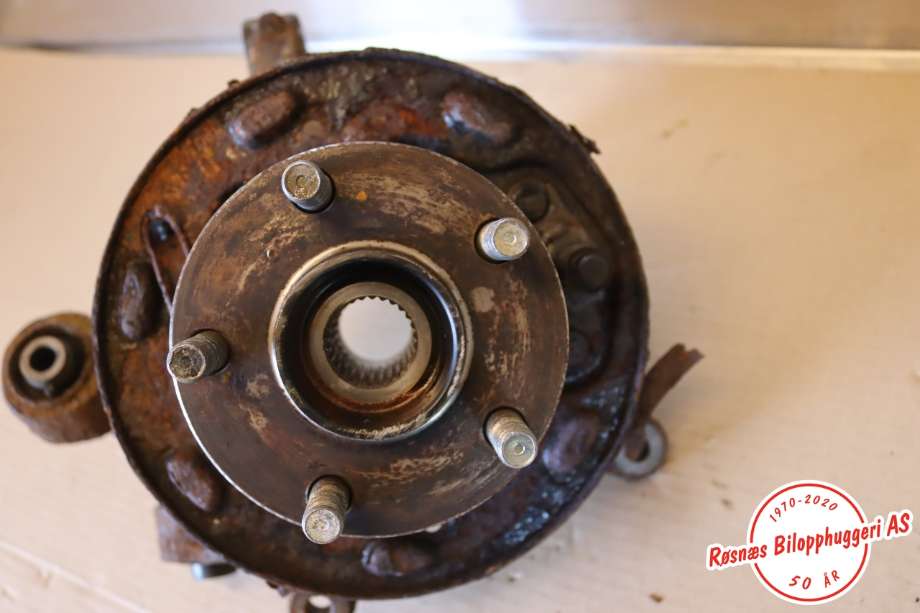 Hjulspindel venstre bak til Subaru Outback 2009-2014 (Type IV)  (SUBARU|28411AJ010|)