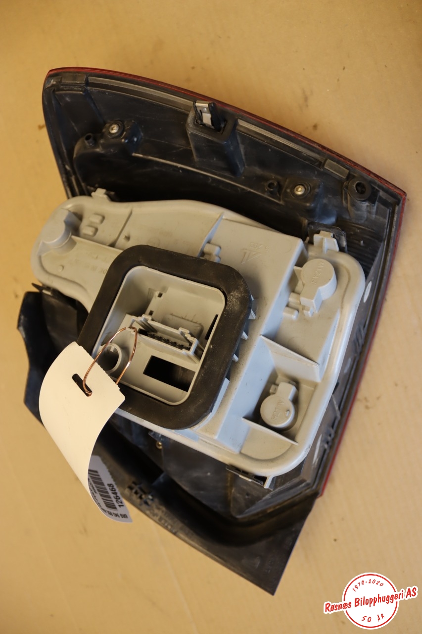 Baklykt venstre til VW Polo 2009-2014 (Type V, Fase 1) (VOLKSWAGEN|6R0 945 095 AH|)