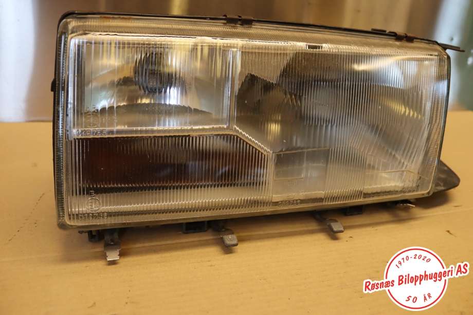 Frontlykt venstre halogen til Volvo 740 1988-1992  (VOLVO|3518252||0301078151)